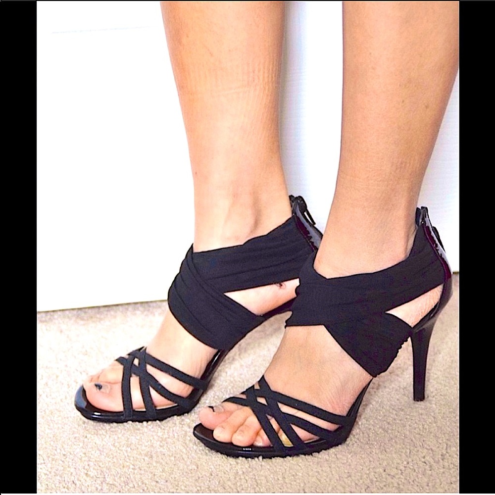 Donald J Pliner. Black Sheer wrapped heels Size 8